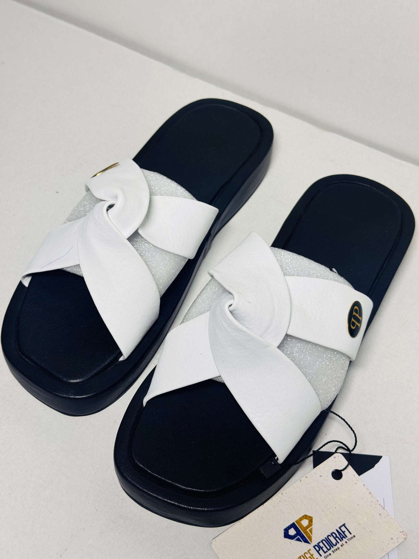 The Prestige Twist Cross Platform | White-Black