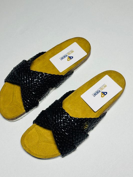 The Prestige Ziora Slides | Black